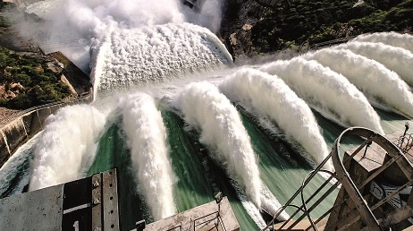 Tarbela Dam Fills to Maximum Capacity, Spillway Opening Expected 1 Tarbela Dam at full capacity with rising water levels and possible spillway opening in Pakistan