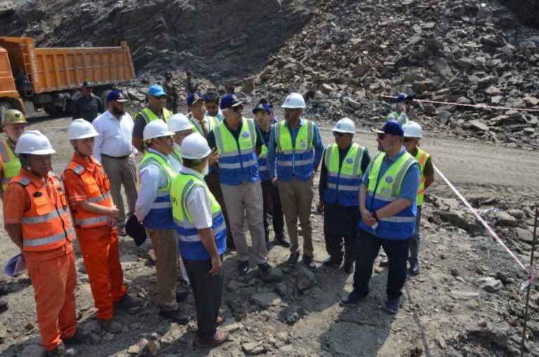 Mohmmand Dam Project 2025: Construction Updates & Power Generation – BillCheckPk 3 Chairman WAPDA visits Mohmand Dam site with officials – billcheckpk